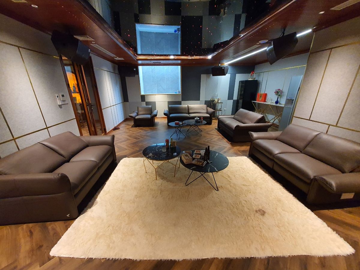 Phòng Karaoke ” chất ” của chi Giang – Vinhome Riverside, Long Biên