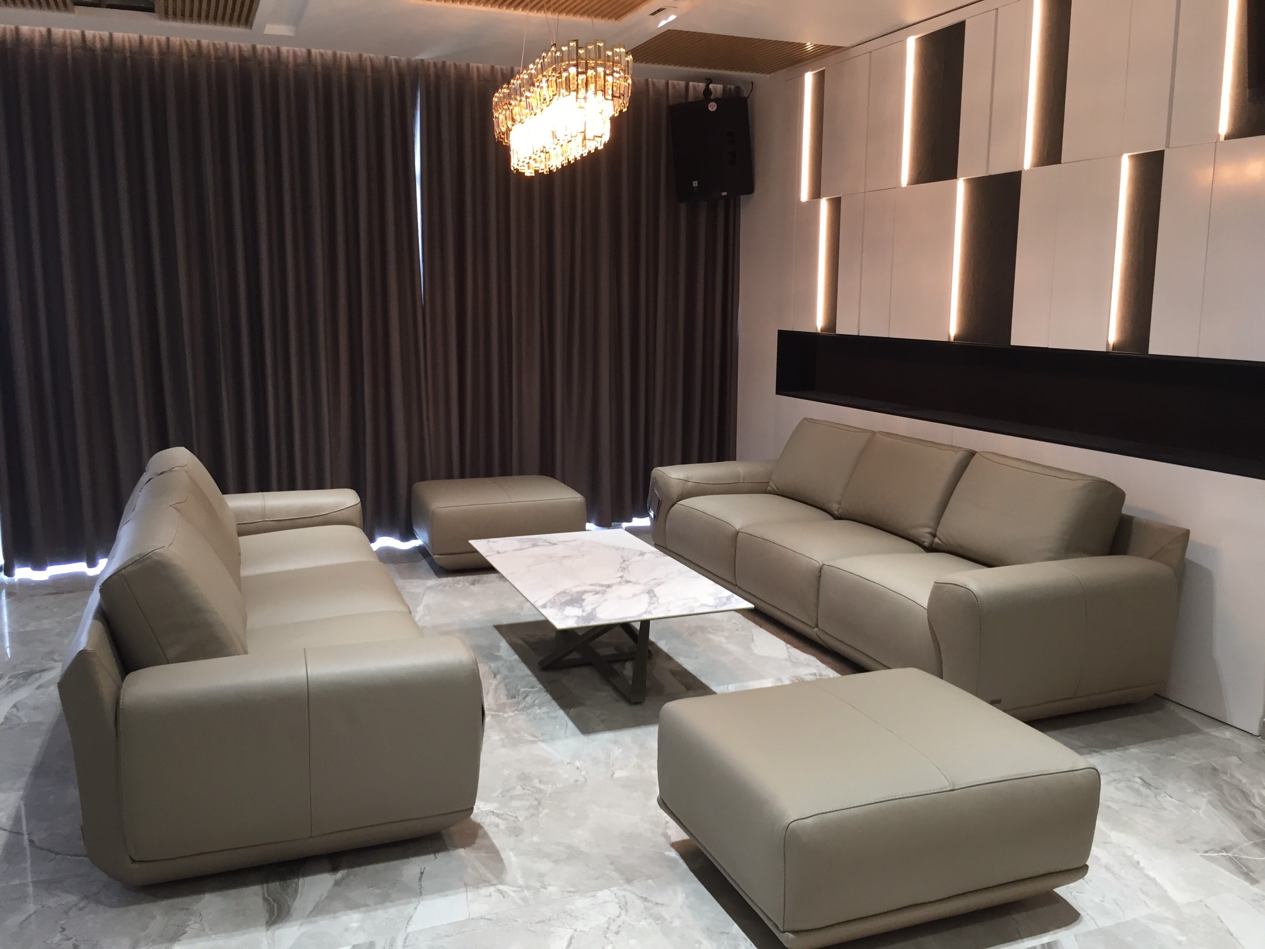 Sofa da Italia: bộ rời King