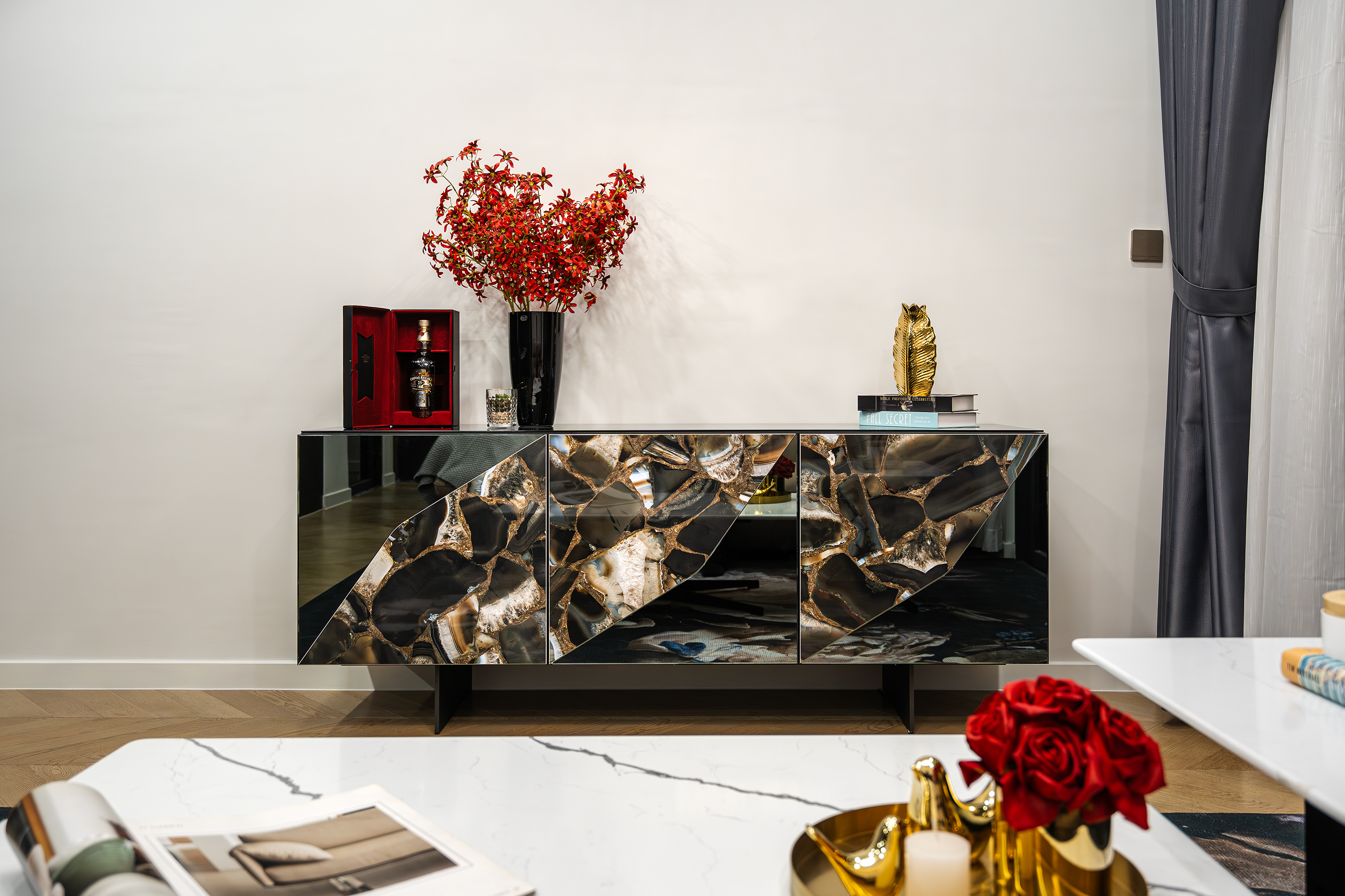 Kệ decor Alcione Italia góc 1