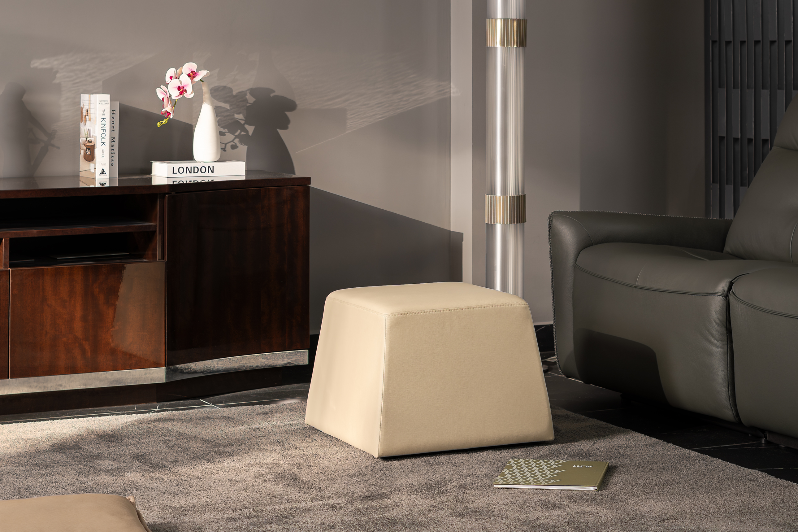 Sofa da Malaysia: đôn F01 góc 1