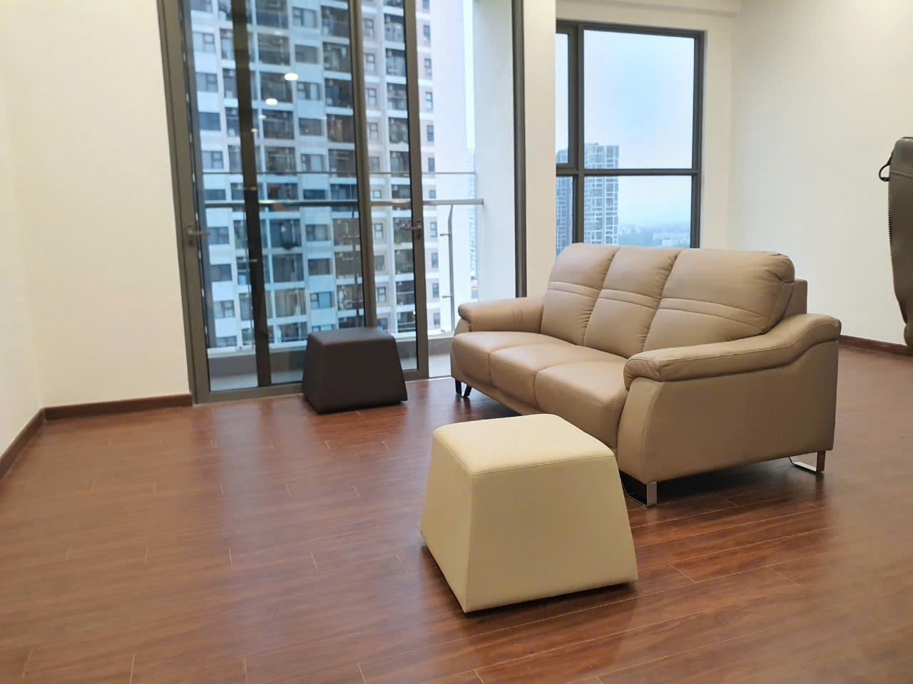 Sofa da Malaysia : băng KH184 góc 4