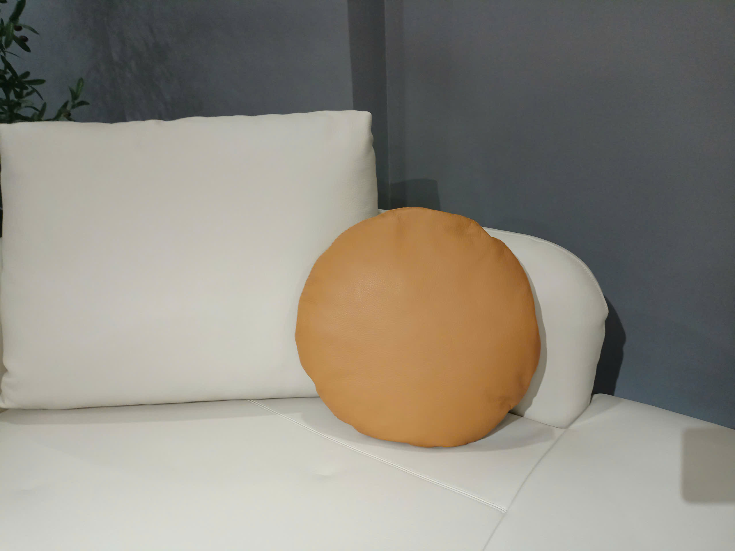 Gối da Italia Round góc 2