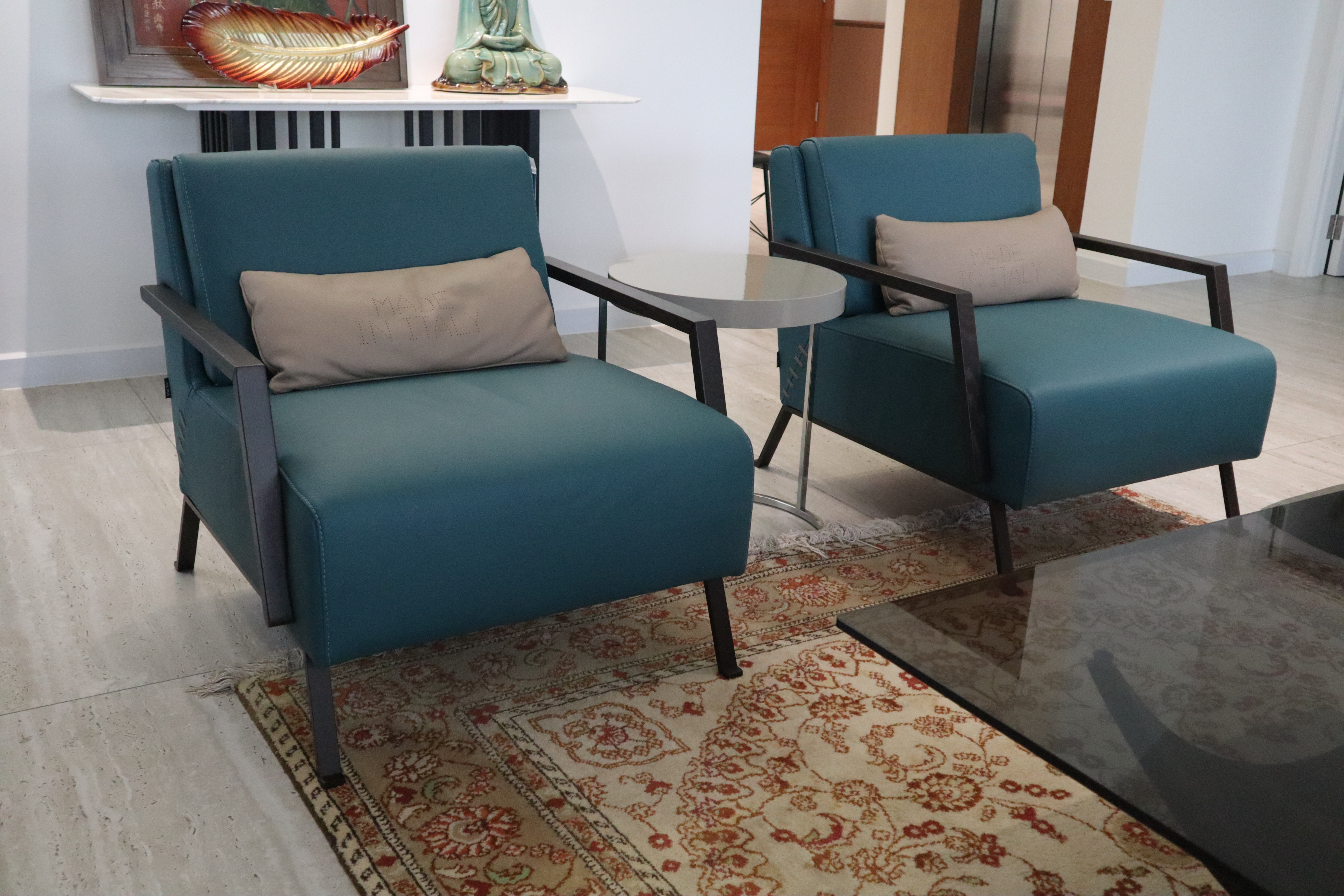 Ghế armchair Berenge góc 3