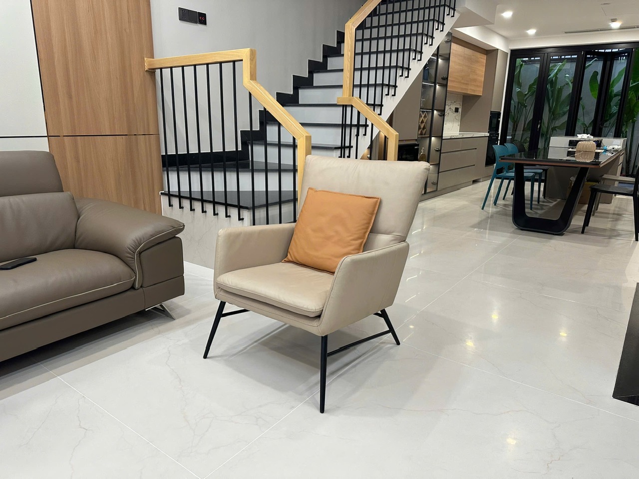 Ghế armchair Malaysia T1031 góc 4