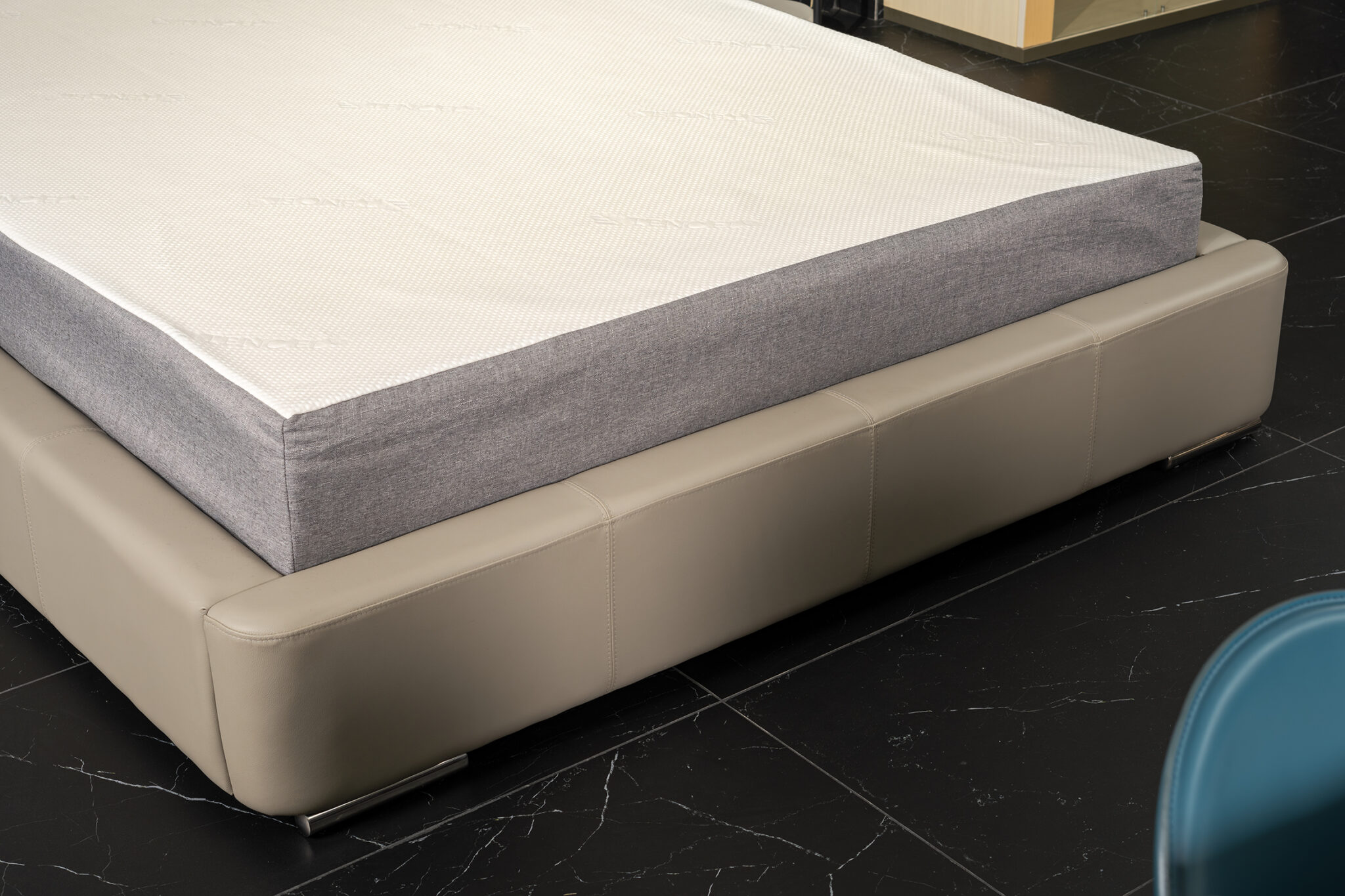 Giường nhập khẩu Malaysia HC336 góc 4