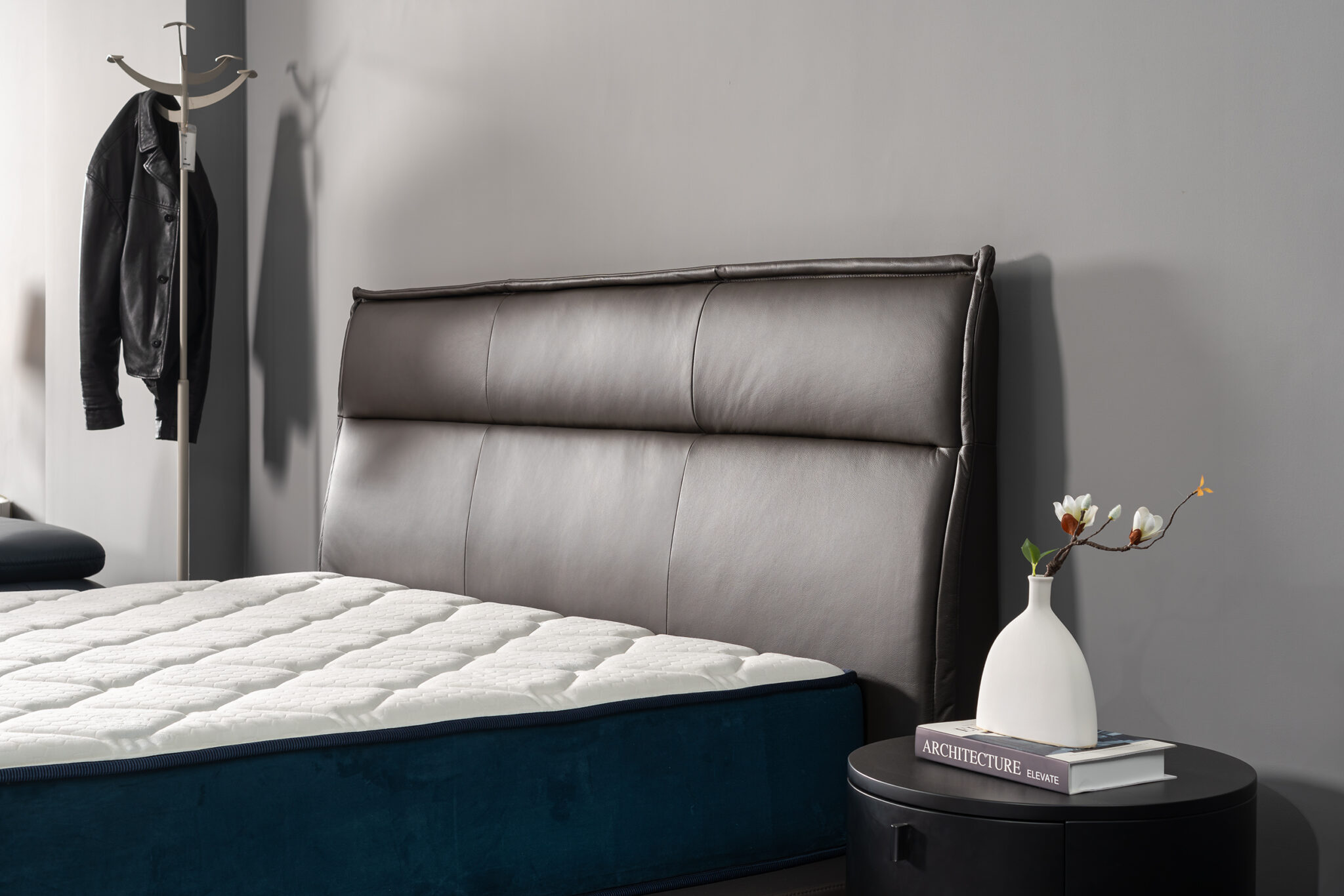 Giường nhập khẩu Malaysia ZL538 góc 2