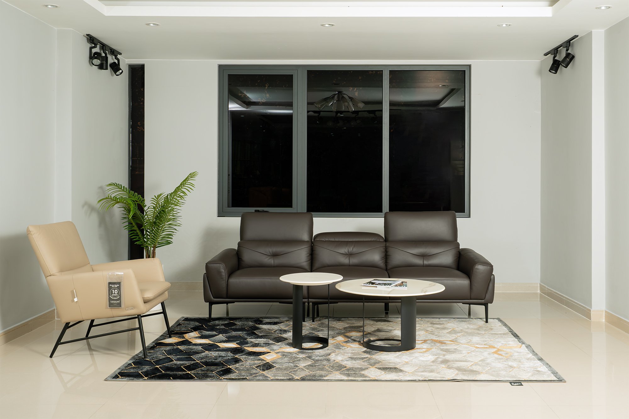 Concept Băng dài KK701 kết hợp Armchair T1031 (Malaysia), Thảm Italia và Bàn trà Alban (Úc) góc 5